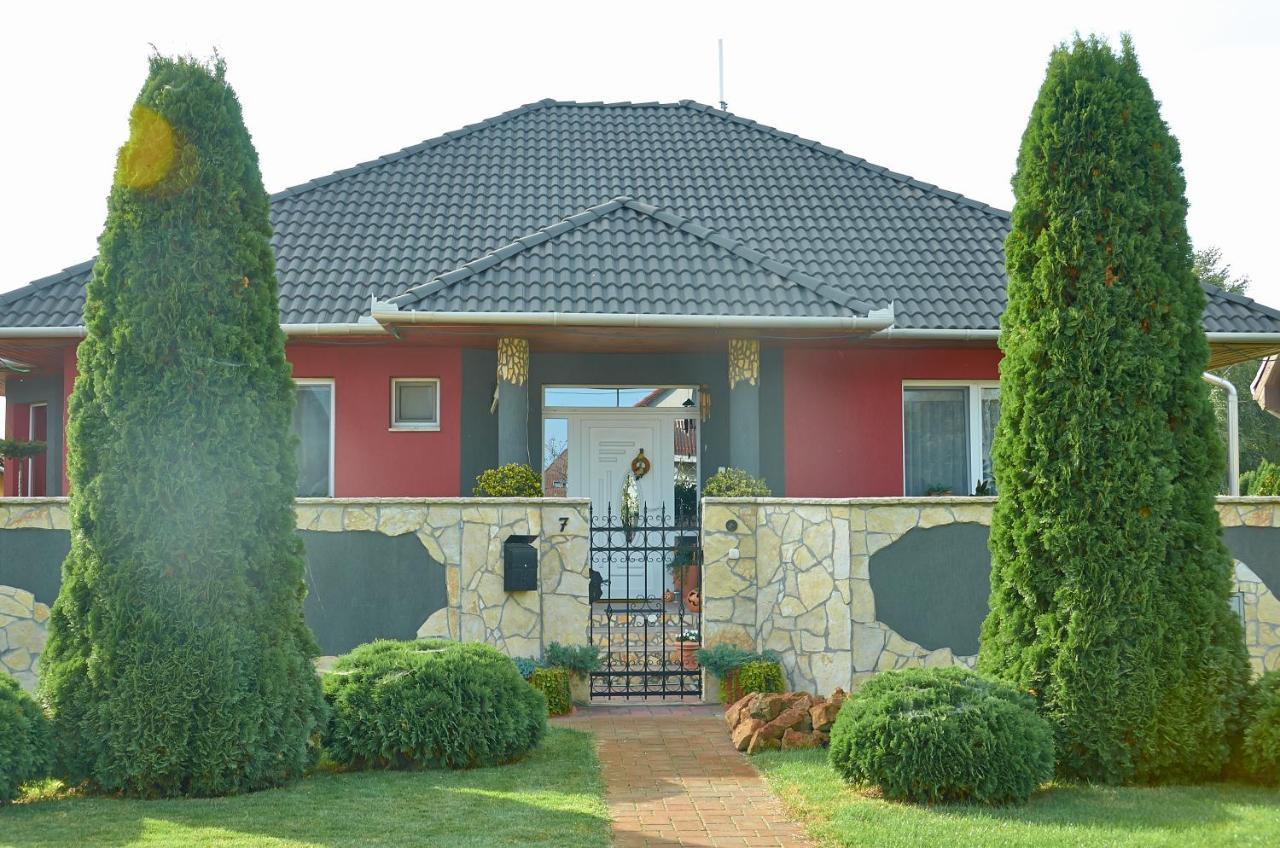 Homokhati Apartman Morahalom Bagian luar foto
